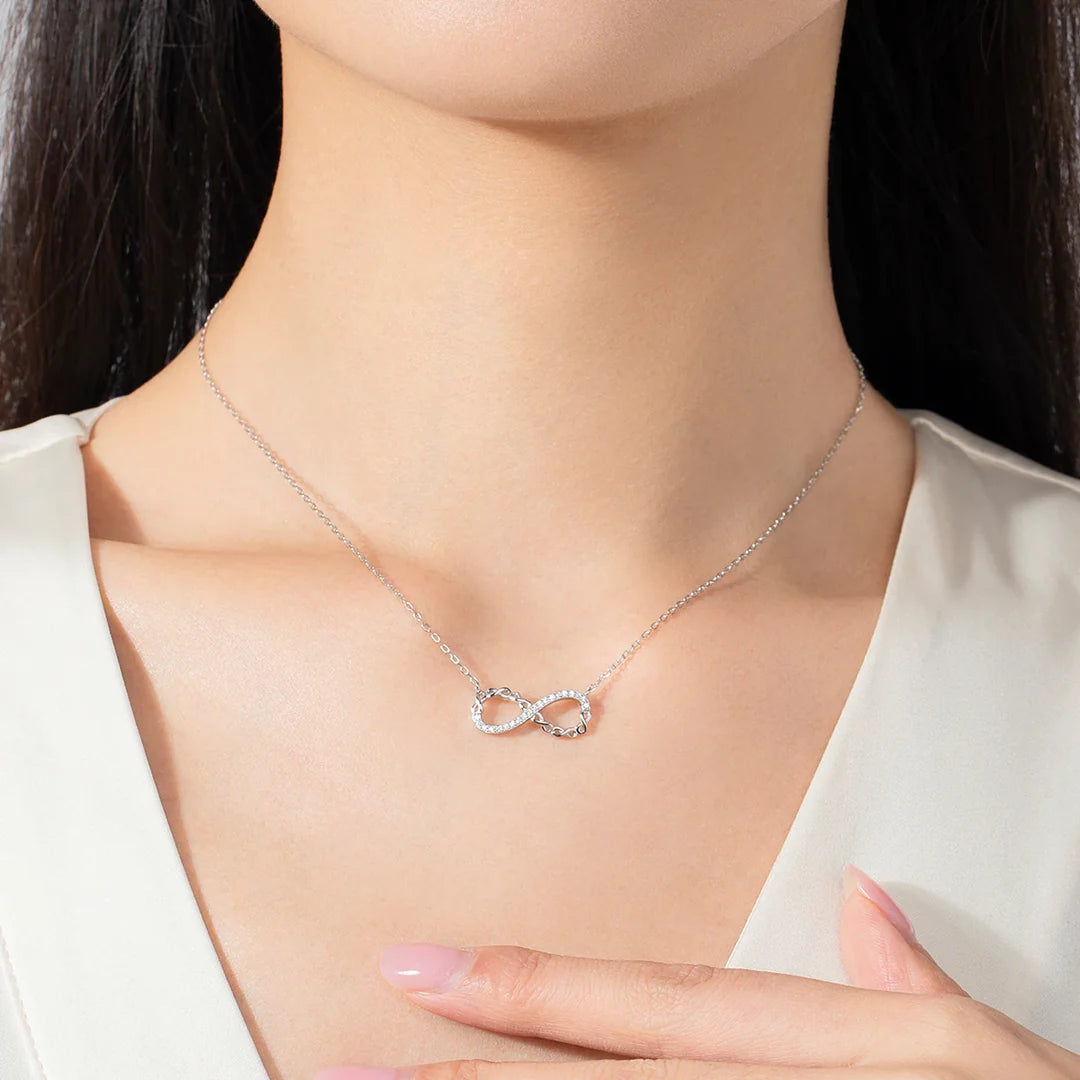Collar con colgante de amor infinito romántico