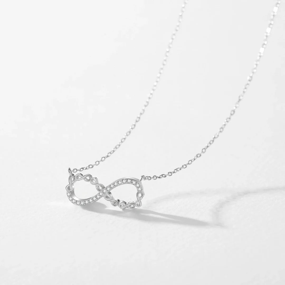 Collar con colgante de amor infinito romántico